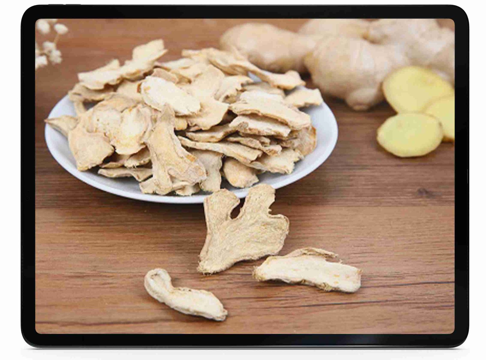 Dehydrated ginger flakes.jpg load=